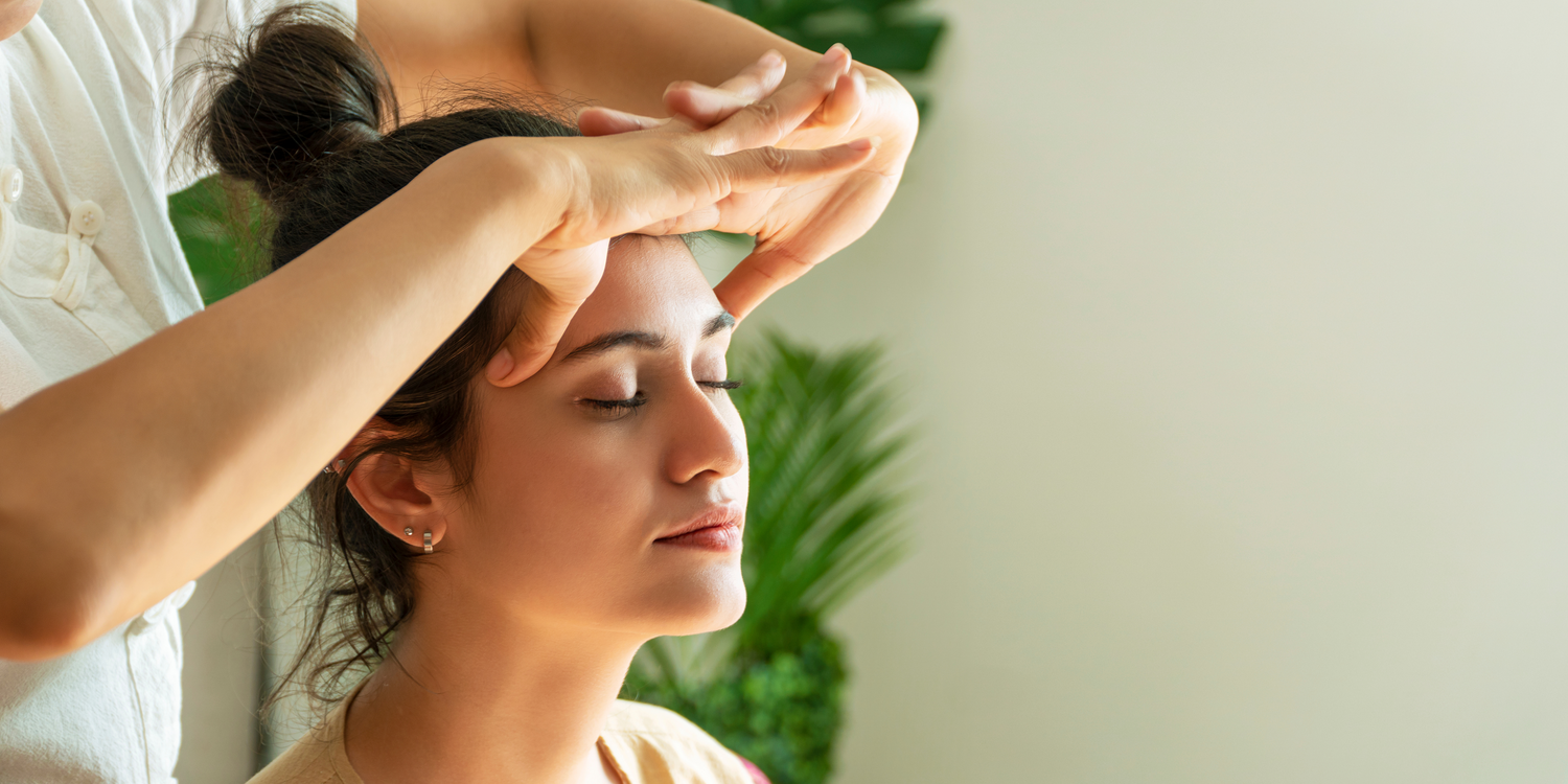 Intialainen päähieronta