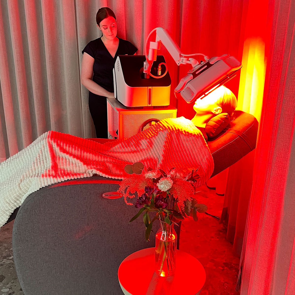 AaKoo Dermalux®LED Lounge | Oulu